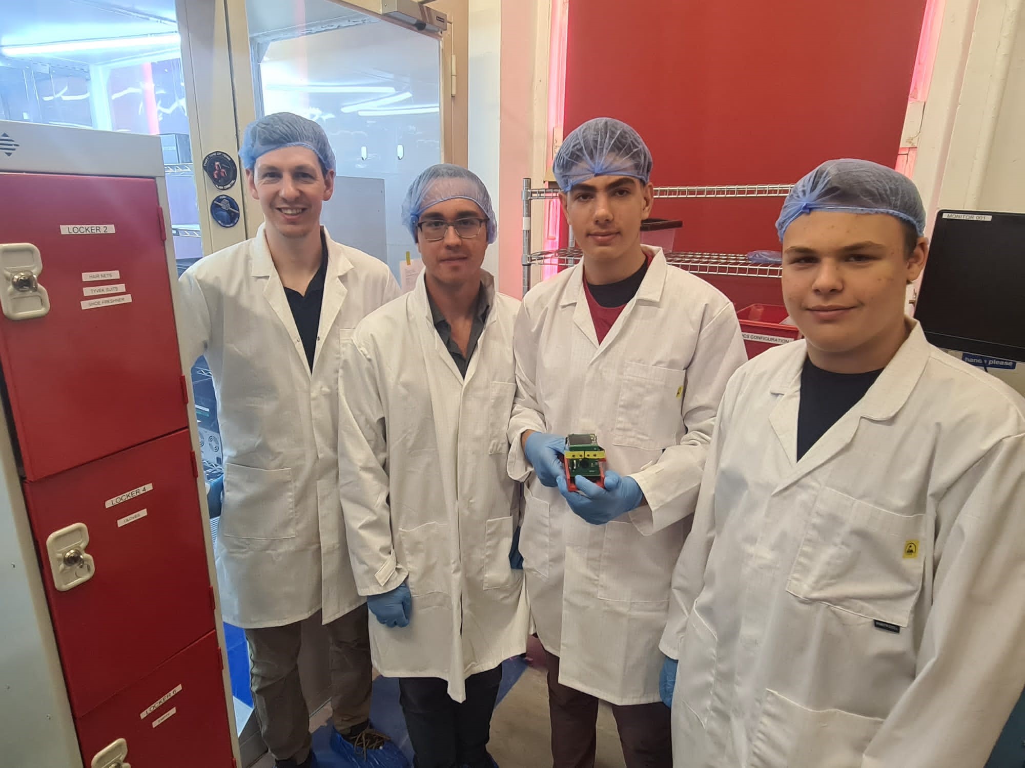 Al doilea satelit românesc construit de elevi va fi lansat de la Space X, în noiembrie